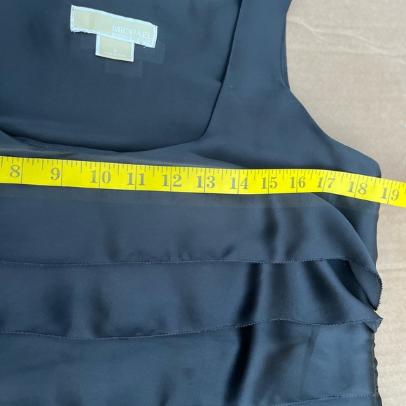 ⭐️ Bogo ⭐️🦋 Michael Kors Sz 6 black tiered sheath dress - Picture 7 of 15